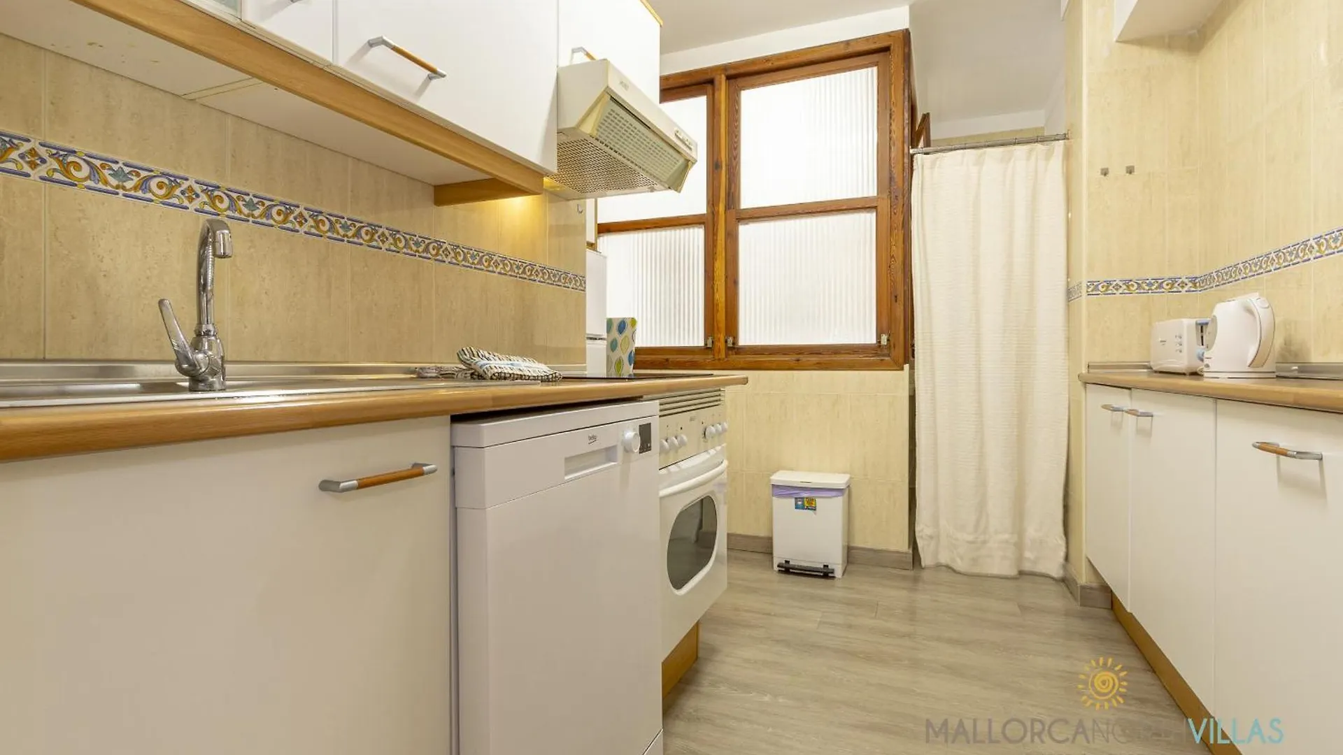 Apartamento Voramar I First Line Pine Walk Port de Pollença Spagna
